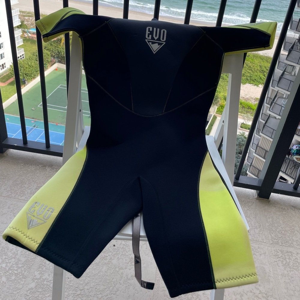 Women’s EVO shorty Wetsuit, good condition